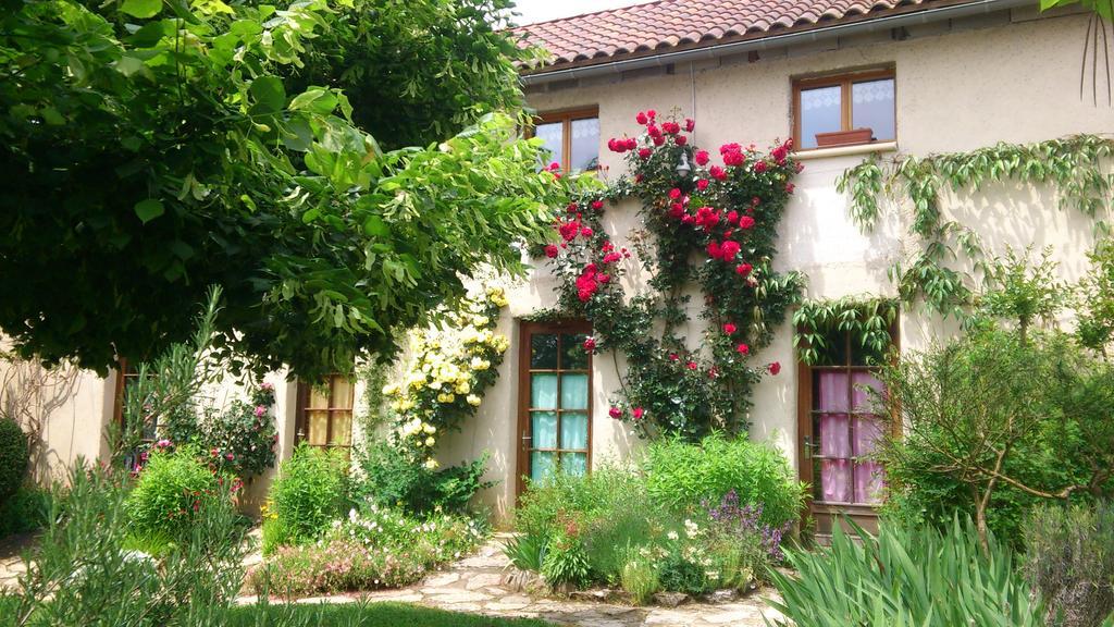 Paysannerie Des Versanes - Chambres Et Gite Tour-de-Faure Ngoại thất bức ảnh